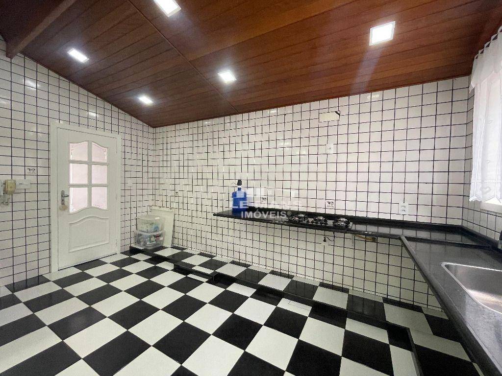 Casa de Condomínio à venda e aluguel com 3 quartos, 179m² - Foto 8
