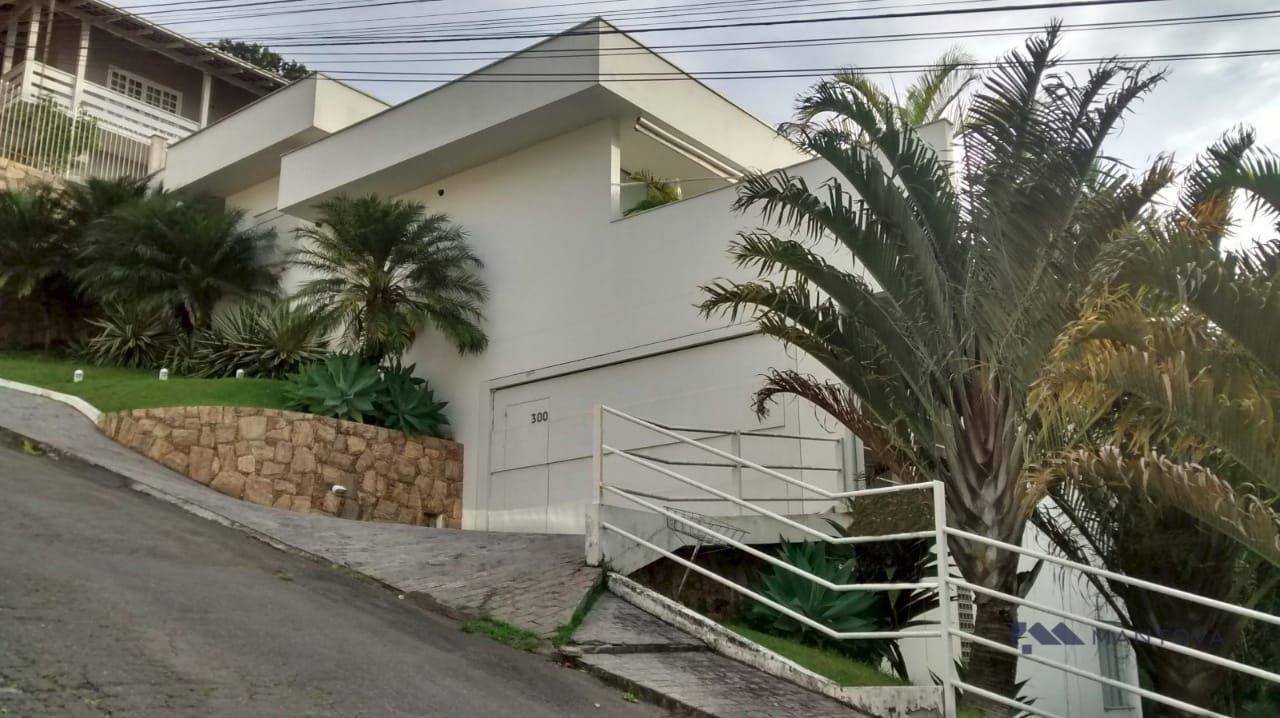 Casa à venda com 3 quartos, 300m² - Foto 2