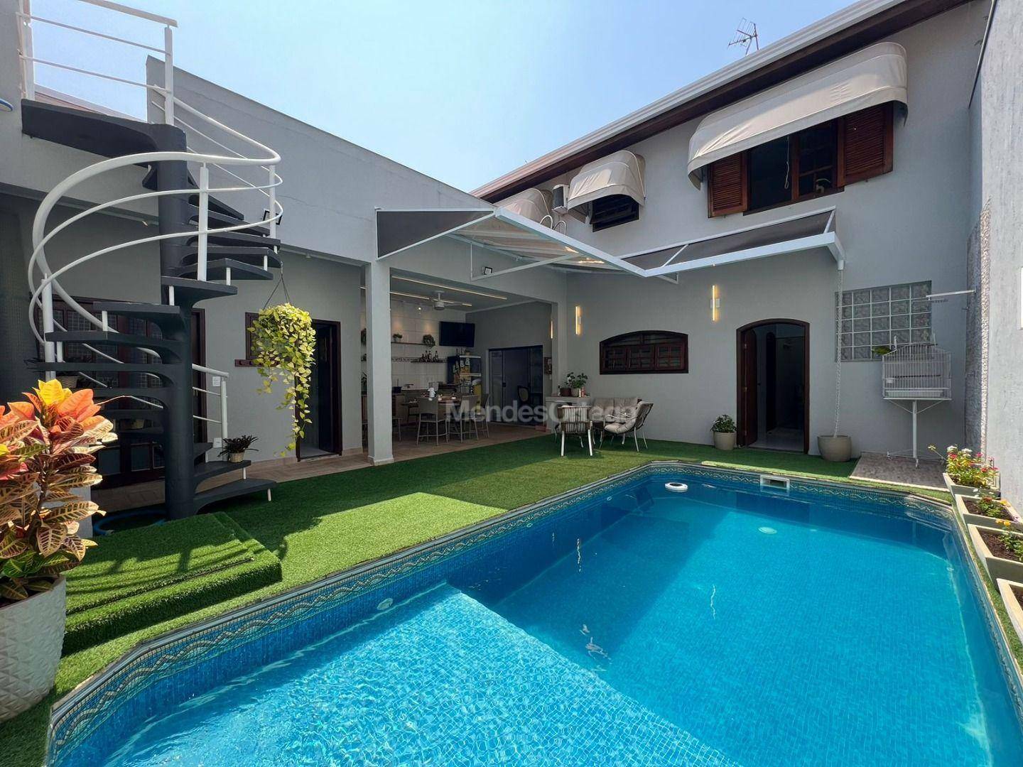 Casa, 3 quartos, 267 m² - Foto 1