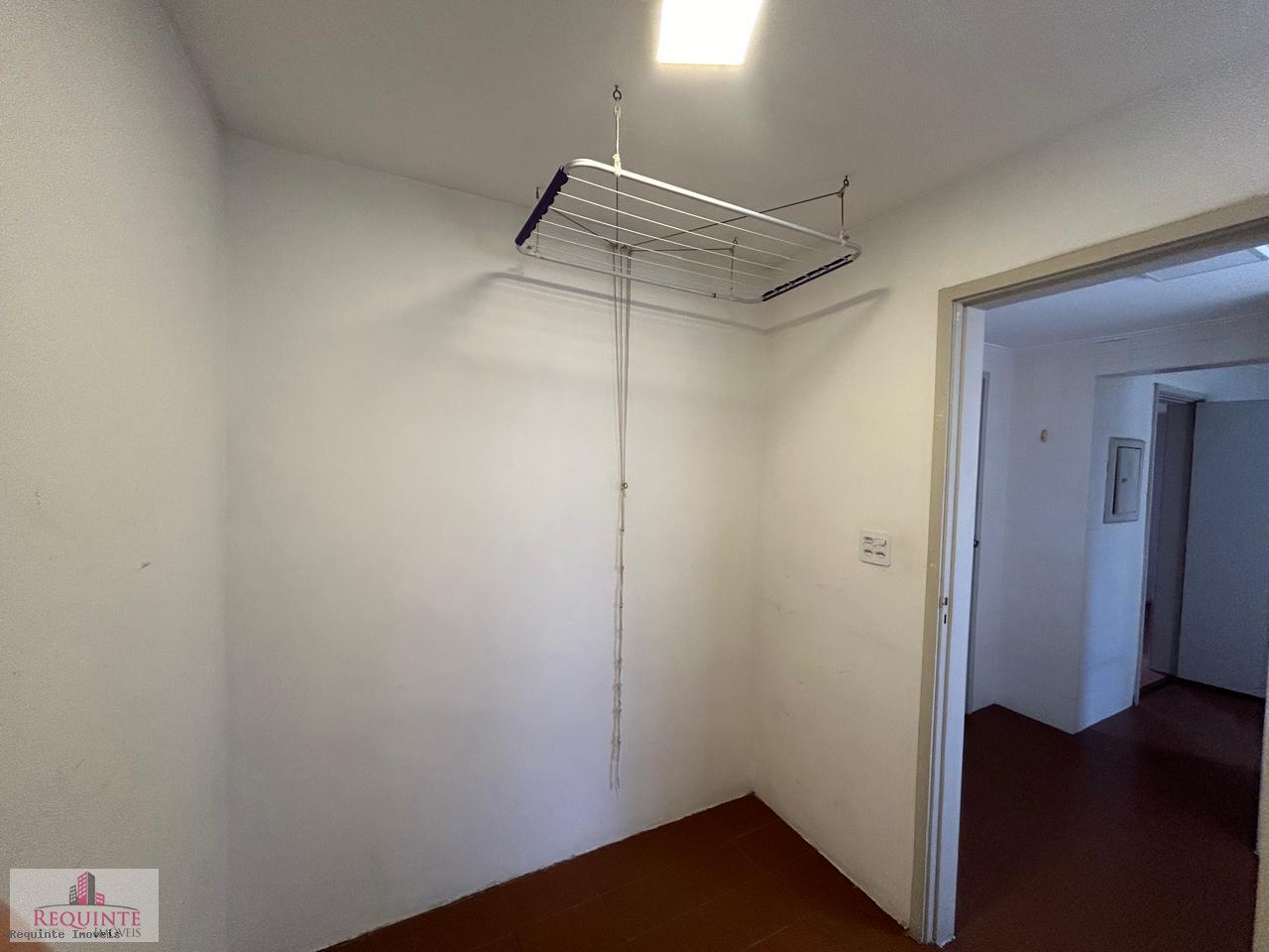 Apartamento à venda com 2 quartos, 70m² - Foto 18