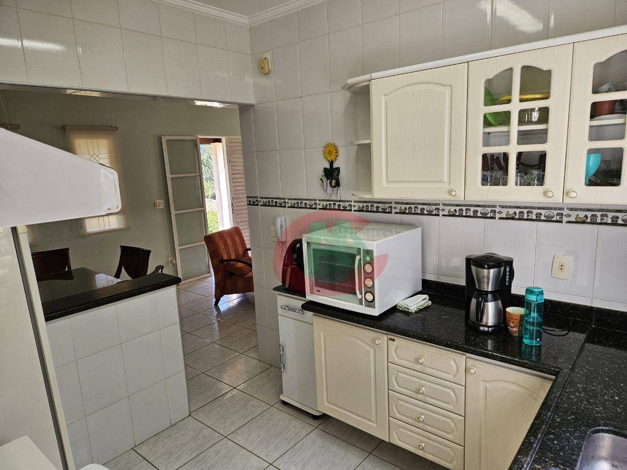 Chácara à venda com 3 quartos, 236m² - Foto 13