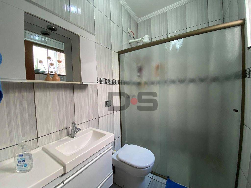 Casa à venda com 3 quartos, 170m² - Foto 8