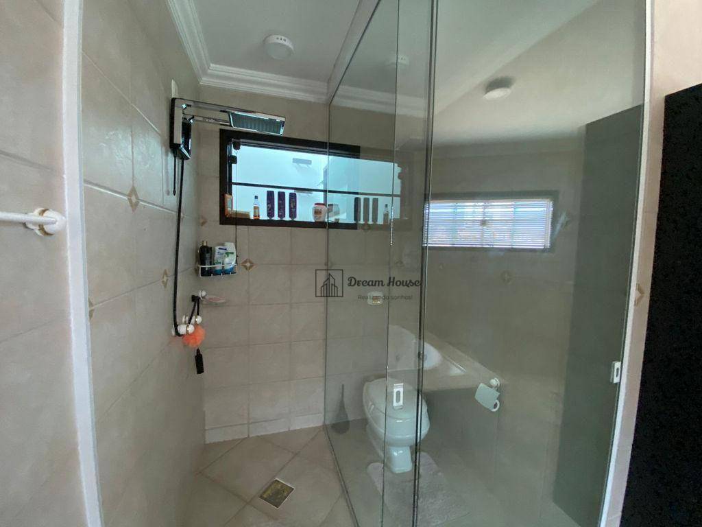 Casa de Condomínio à venda com 4 quartos, 231m² - Foto 13