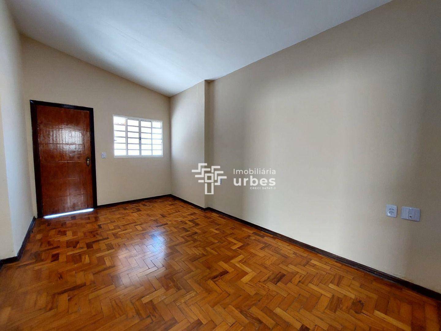 Casa para alugar com 2 quartos, 70m² - Foto 3