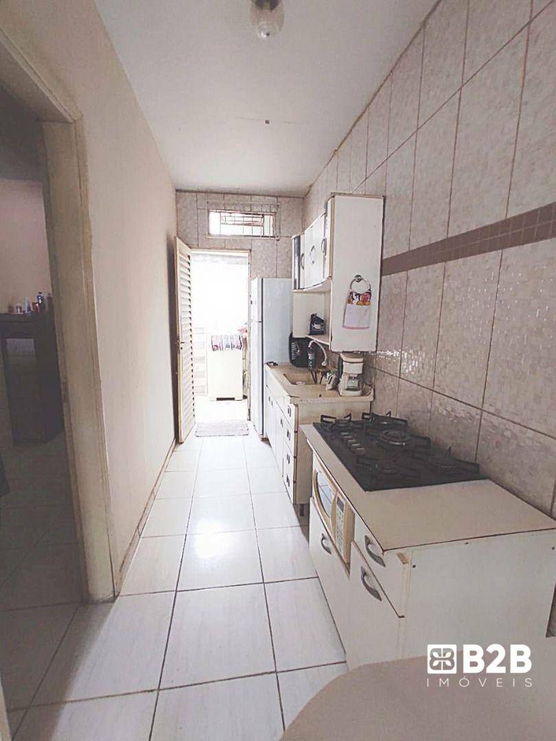 Casa à venda com 1 quarto, 60m² - Foto 3