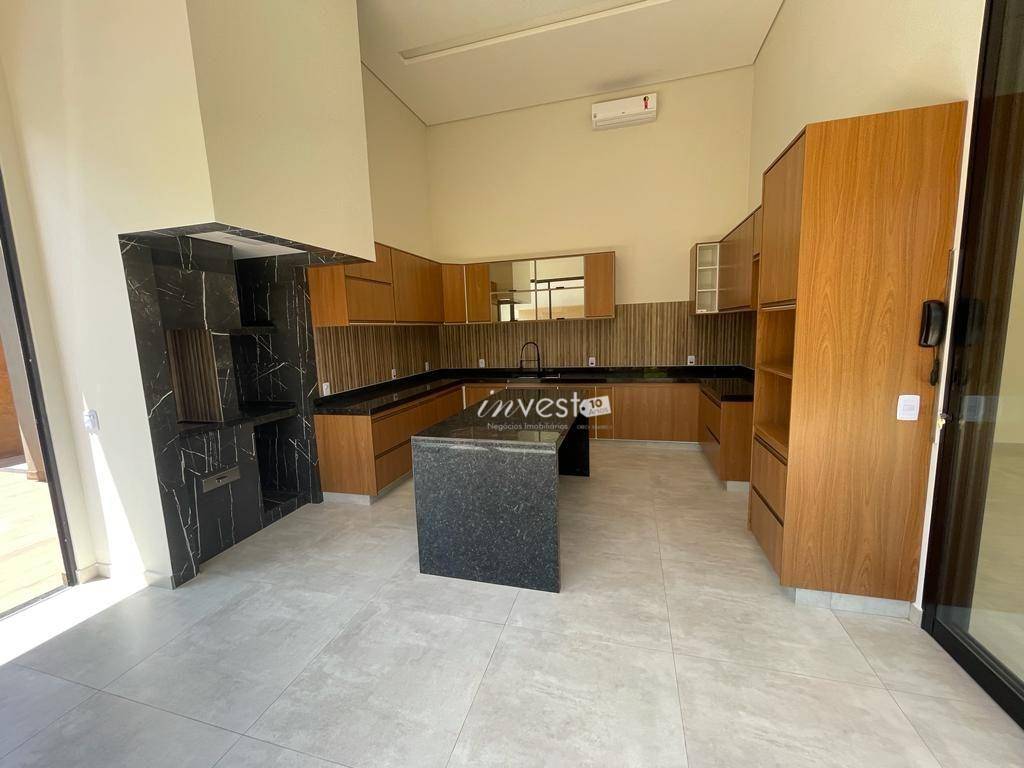 Casa de Condomínio à venda com 4 quartos, 278m² - Foto 4