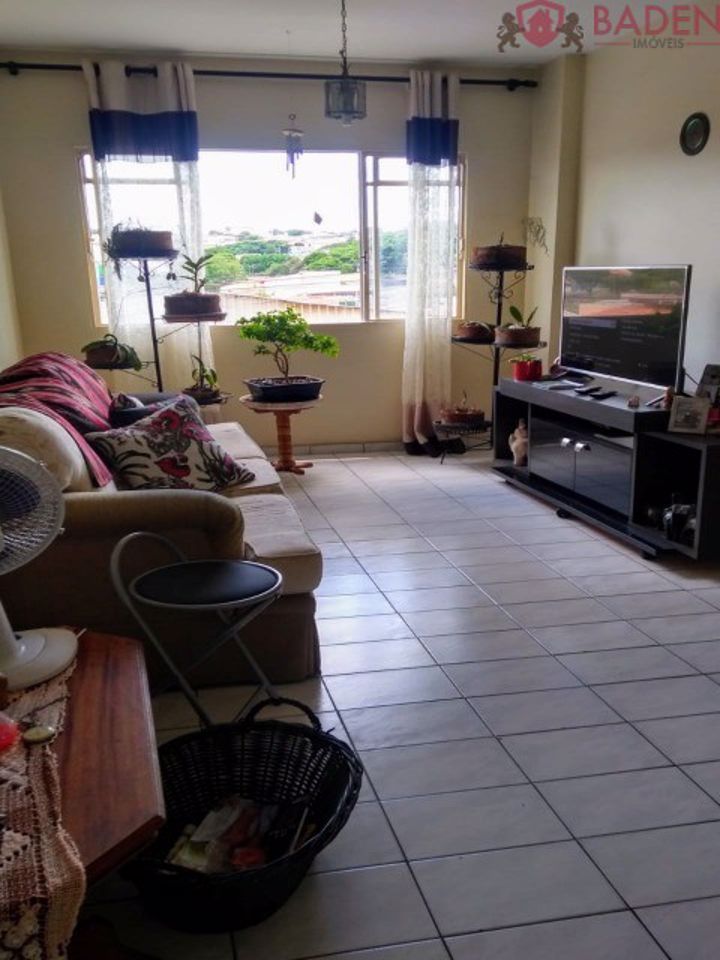 Apartamento à venda com 2 quartos, 62m² - Foto 2