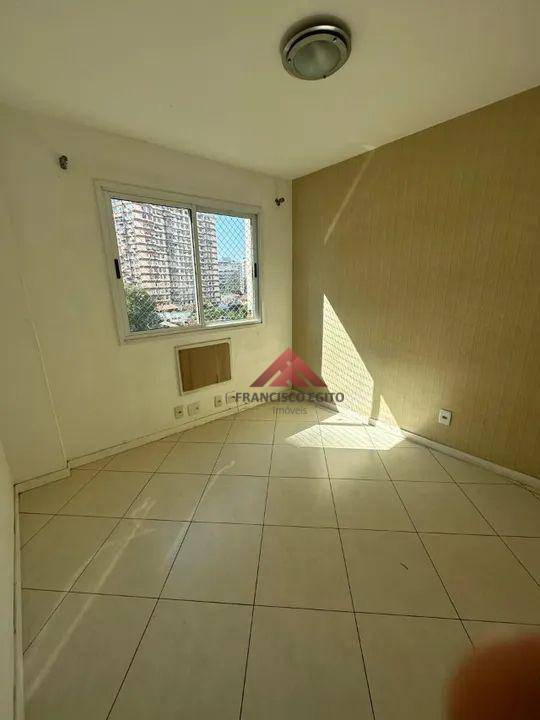 Apartamento à venda com 2 quartos, 80m² - Foto 4