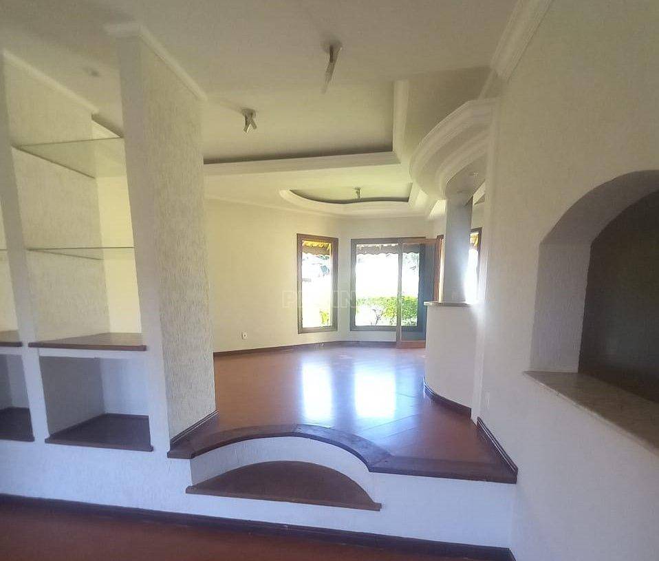 Casa de Condomínio à venda com 4 quartos, 300m² - Foto 2