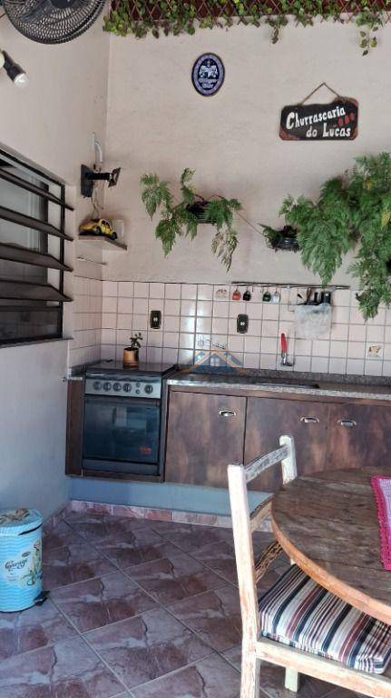 Casa, 3 quartos, 250 m² - Foto 3