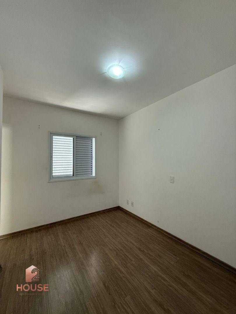Apartamento para alugar com 2 quartos, 72m² - Foto 17