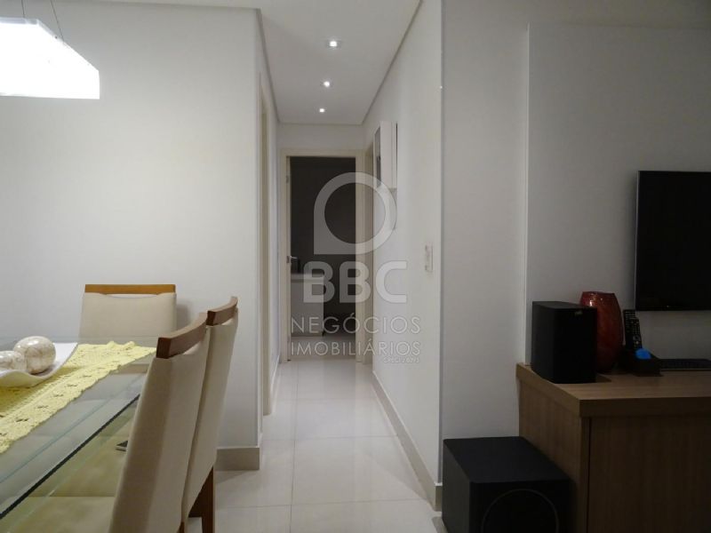 Apartamento à venda com 2 quartos, 63m² - Foto 4