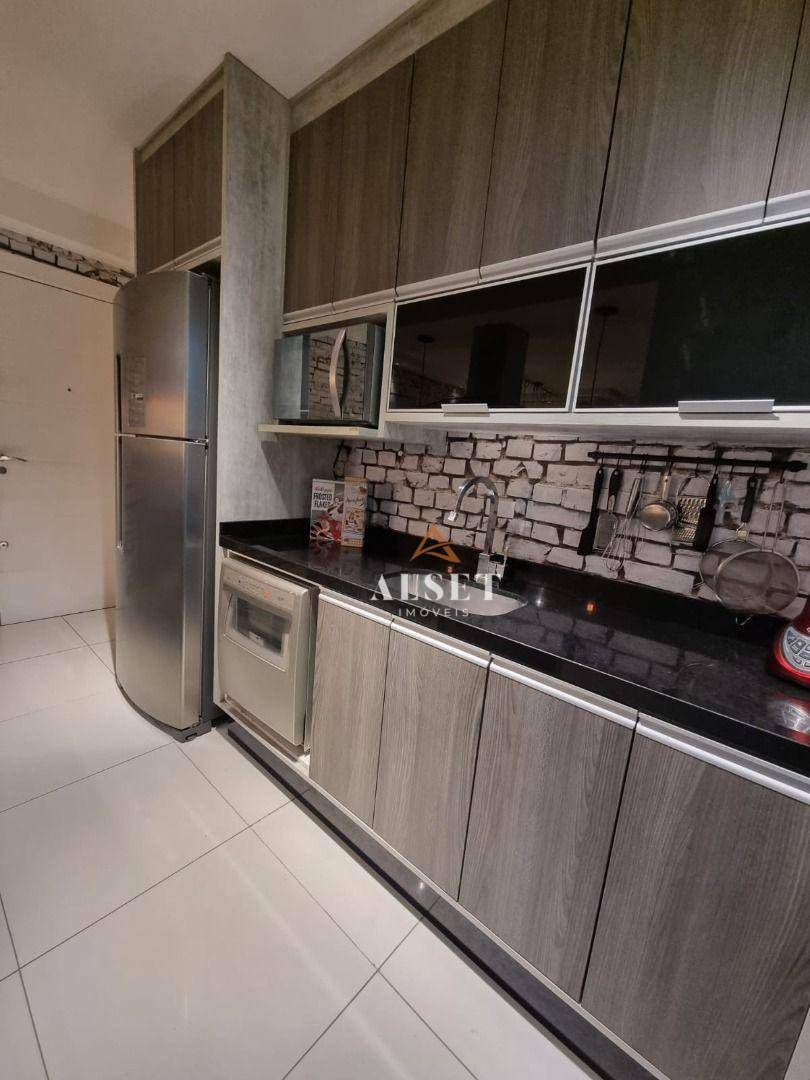 Apartamento à venda com 3 quartos, 83m² - Foto 7