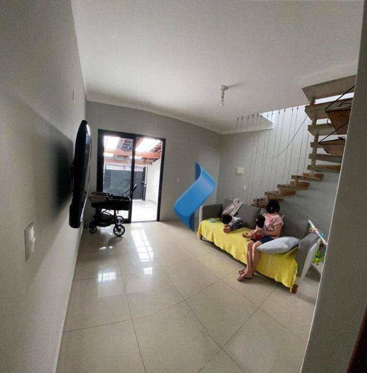 Casa à venda com 2 quartos, 140m² - Foto 4