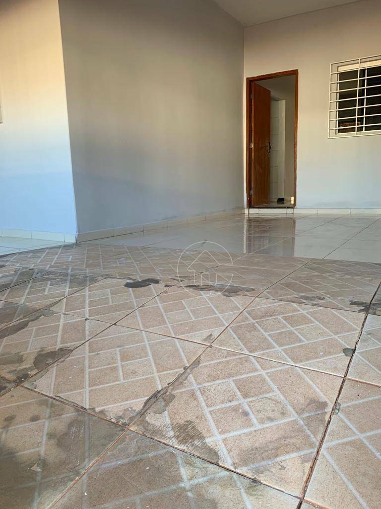 Casa à venda com 2 quartos, 120m² - Foto 2