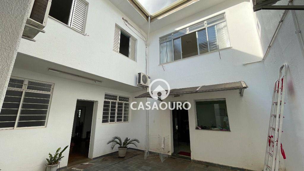 Casa à venda com 7 quartos, 400m² - Foto 29