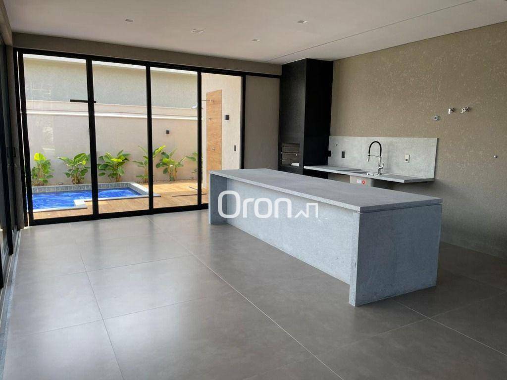 Casa de Condomínio à venda com 4 quartos, 232m² - Foto 2