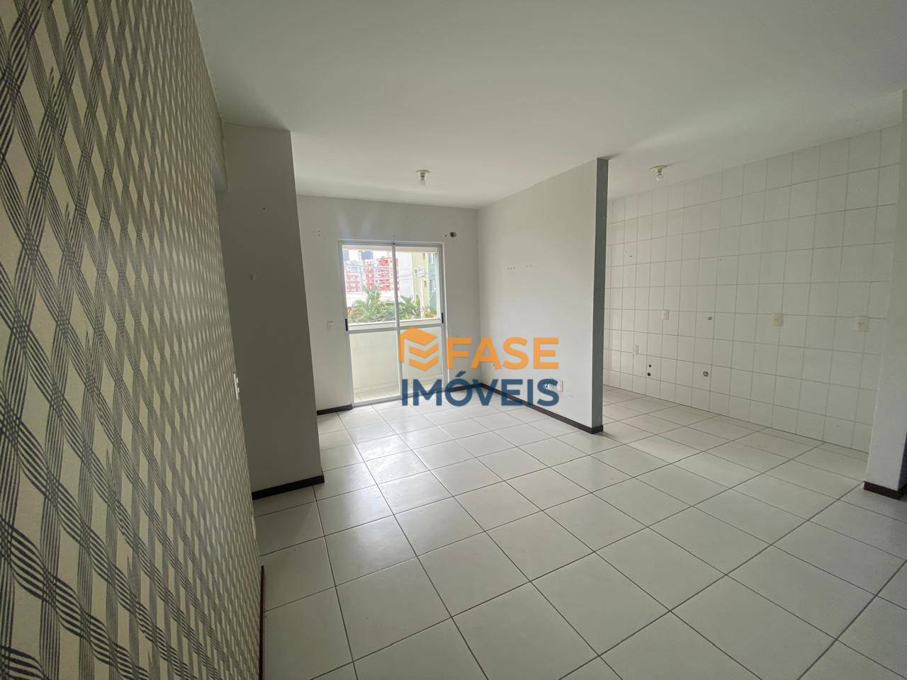 Apartamento à venda com 2 quartos, 56m² - Foto 1