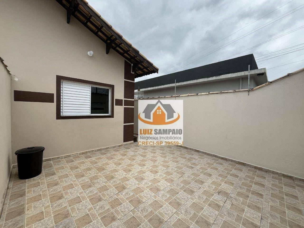 Casa à venda com 2 quartos, 68m² - Foto 3