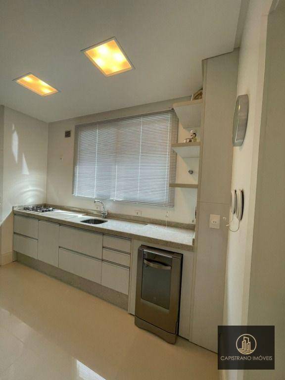 Apartamento à venda com 3 quartos, 161m² - Foto 11