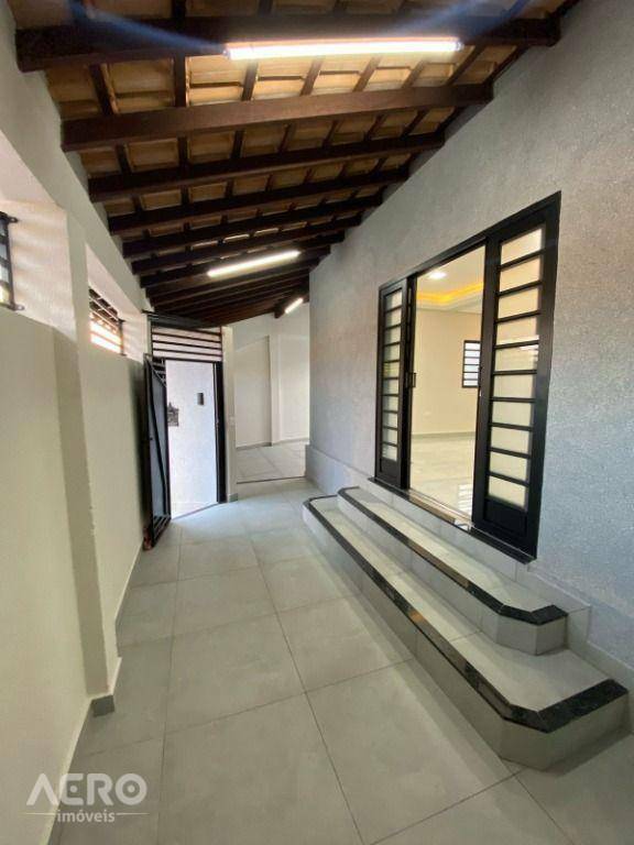 Casa à venda com 3 quartos, 180m² - Foto 7