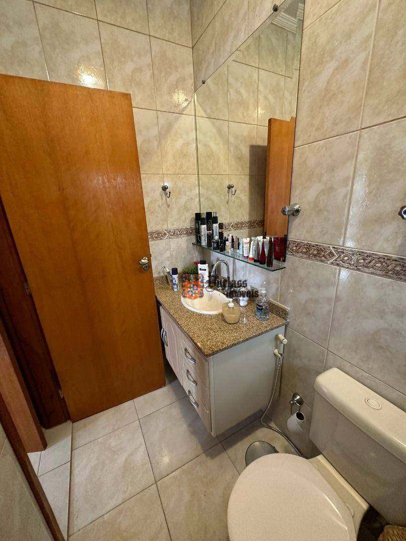 Sobrado à venda com 4 quartos, 330m² - Foto 47