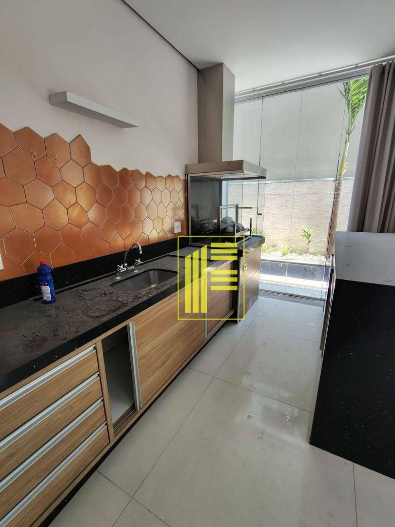 Casa de Condomínio para alugar com 4 quartos, 267m² - Foto 16