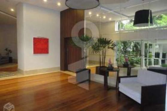 Apartamento à venda com 4 quartos, 209m² - Foto 2