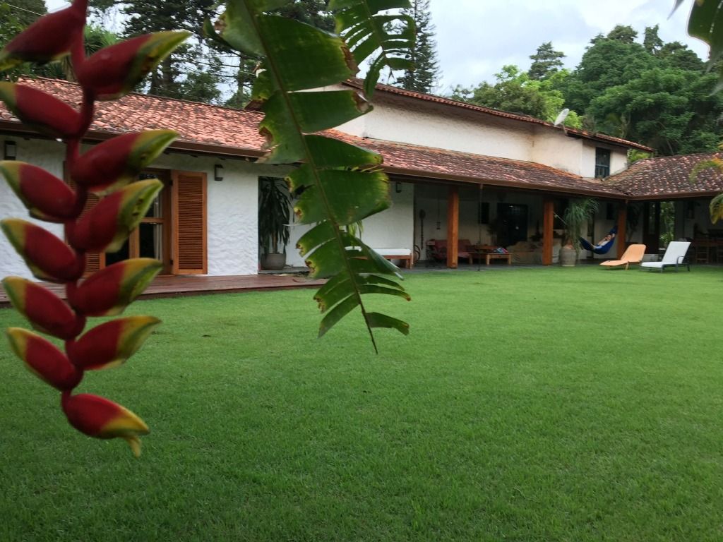 Casa de Condomínio à venda com 3 quartos, 210m² - Foto 1