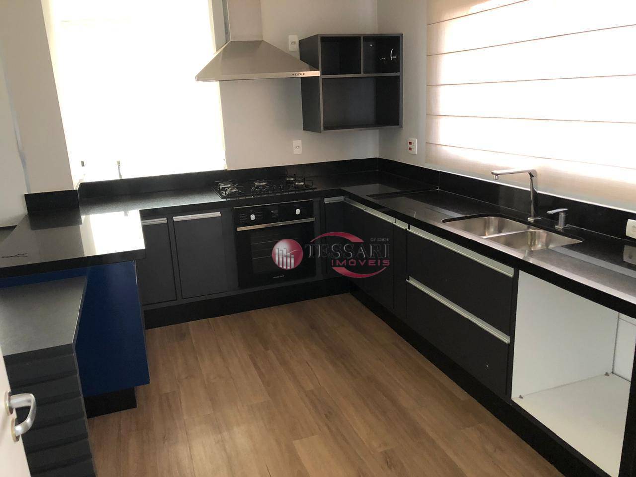 Apartamento à venda com 3 quartos, 157m² - Foto 4