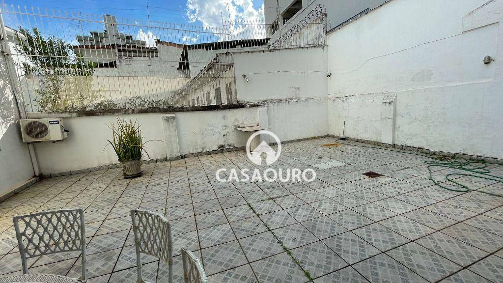 Casa à venda com 7 quartos, 400m² - Foto 25