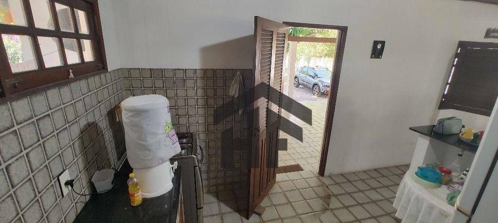 Casa para alugar com 4 quartos, 263m² - Foto 11