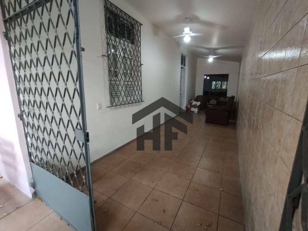 Casa para alugar com 3 quartos, 159m² - Foto 11