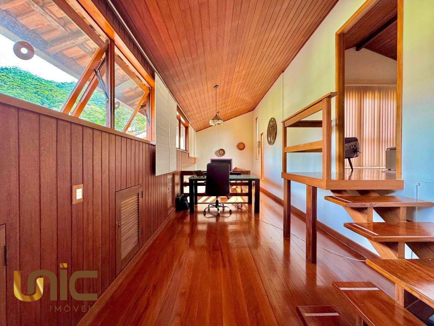 Casa à venda com 4 quartos, 220m² - Foto 35