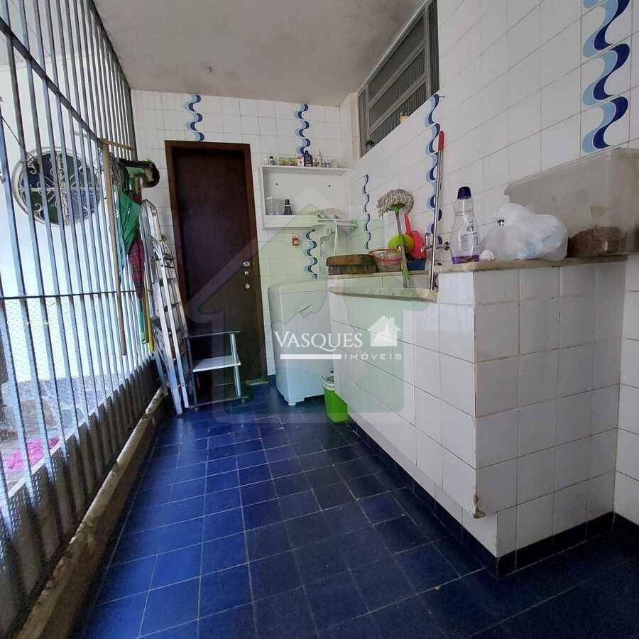 Casa à venda com 3 quartos, 316m² - Foto 20