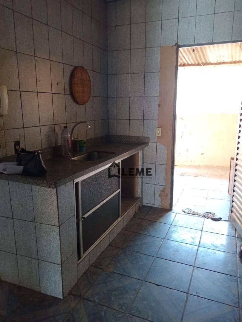 Casa à venda com 3 quartos, 120m² - Foto 4