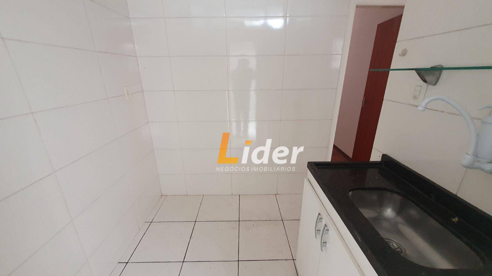 Apartamento à venda com 2 quartos, 40m² - Foto 11