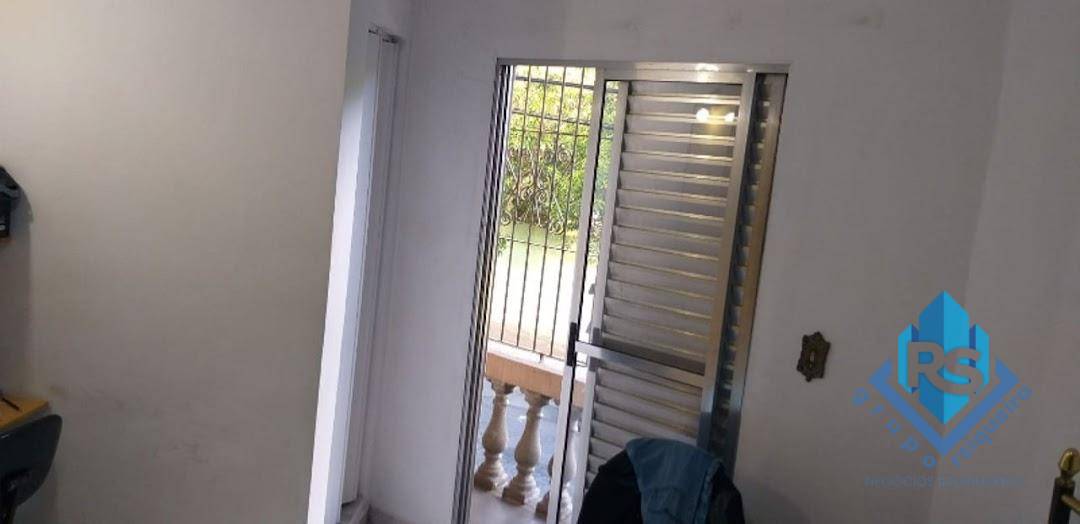 Sobrado à venda e aluguel com 3 quartos, 180m² - Foto 8