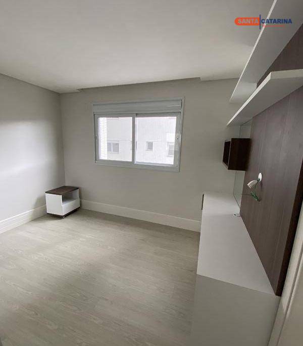 Apartamento à venda com 4 quartos, 237m² - Foto 24