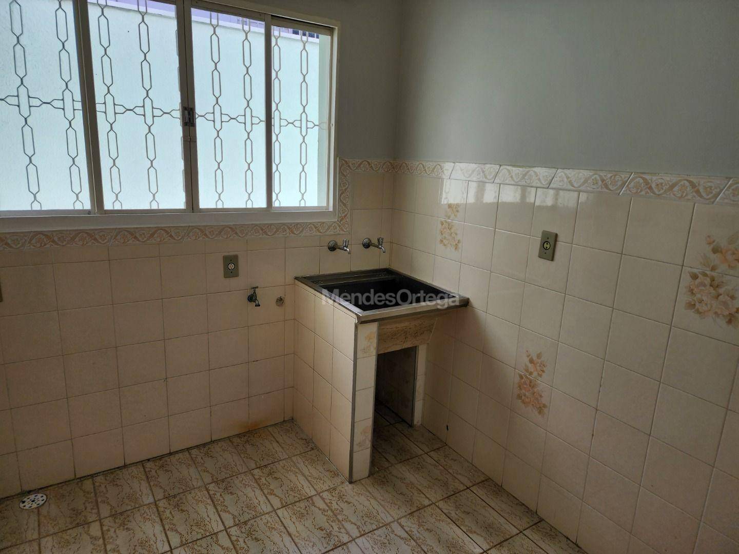 Casa à venda e aluguel com 2 quartos, 185m² - Foto 9