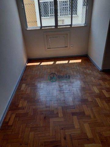 Apartamento à venda com 2 quartos, 92m² - Foto 4