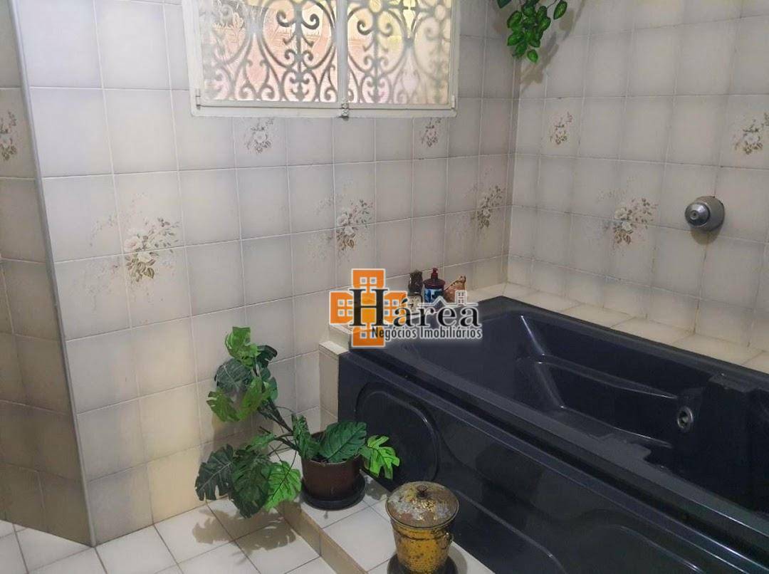 Casa à venda com 3 quartos, 256m² - Foto 11