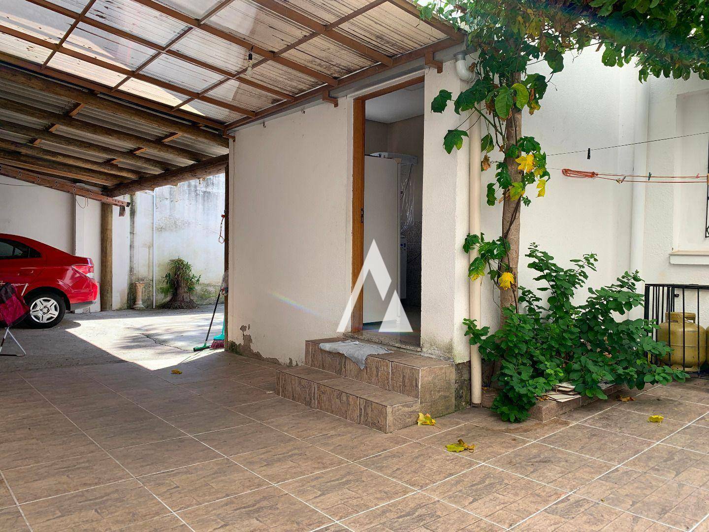 Casa à venda com 4 quartos, 200m² - Foto 11