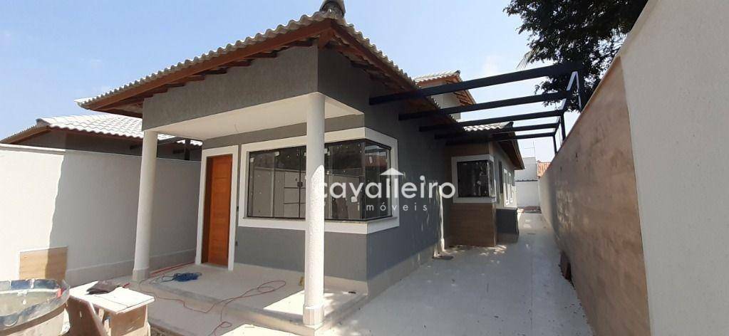 Casa à venda com 3 quartos, 100m² - Foto 1