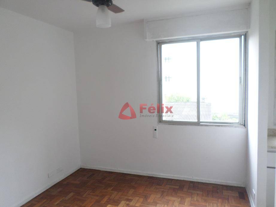 Apartamento à venda com 3 quartos, 146m² - Foto 18