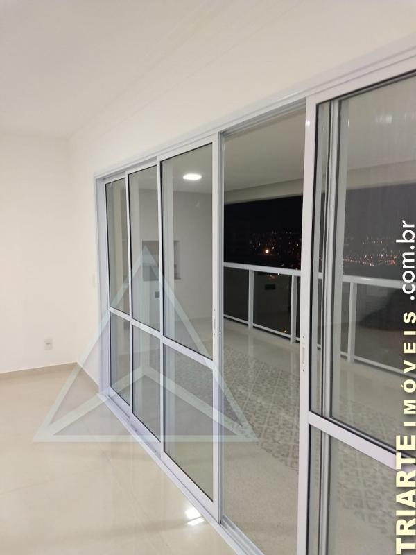 Apartamento para alugar com 3 quartos, 170m² - Foto 1