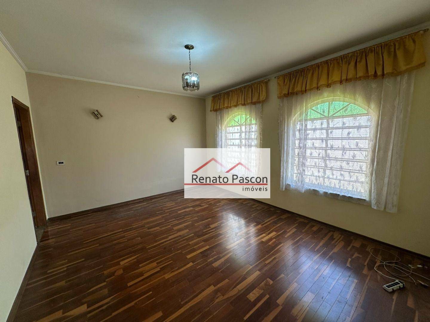 Casa à venda com 3 quartos, 160m² - Foto 2