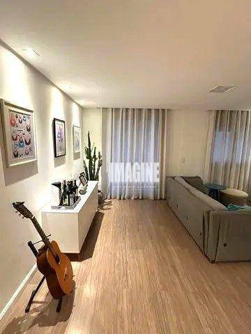 Apartamento à venda com 2 quartos, 70m² - Foto 2