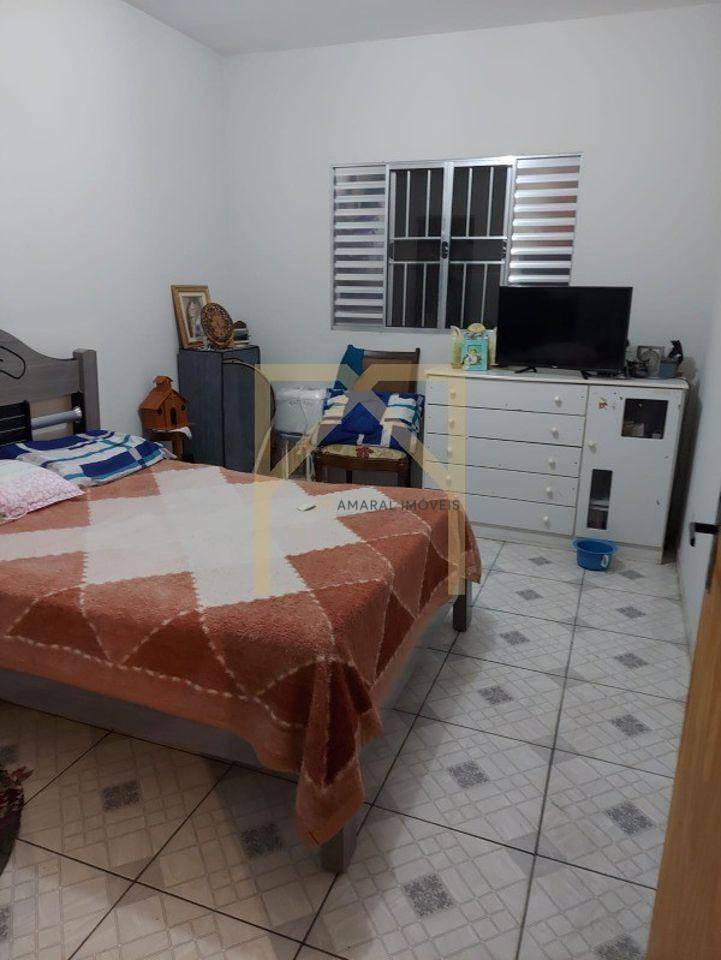 Casa à venda com 2 quartos, 130m² - Foto 3