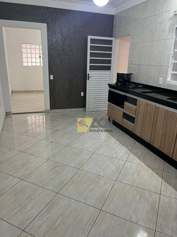 Casa à venda com 2 quartos, 80m² - Foto 3